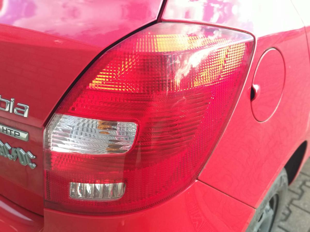 Skoda Fabia 2 5J original Rücklicht Rückleuchte Schlussleuchte rechts Bj.2012